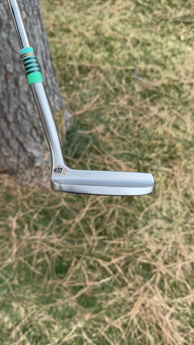 037 Putter